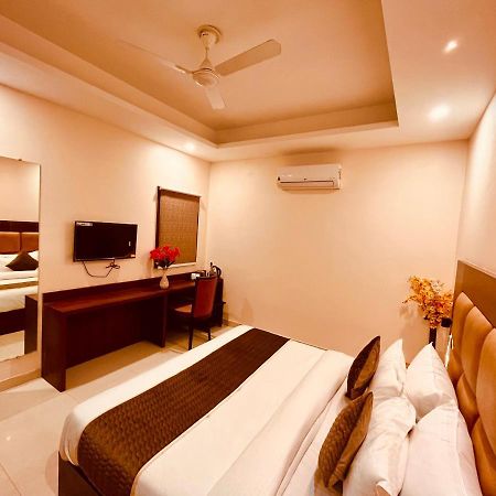 Hotel The Pacific Grand, Haridwār Extérieur photo