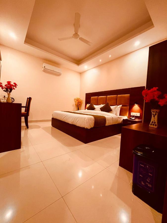 Hotel The Pacific Grand, Haridwār Extérieur photo